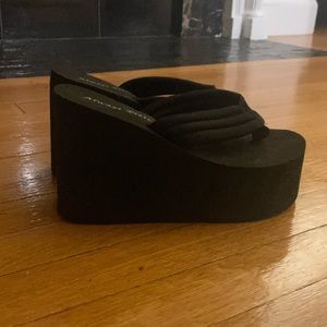 Black Platform Flip Flop Sandals